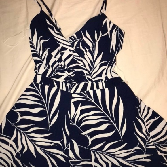 Tropical Vibes Romper - Picture 2 of 3